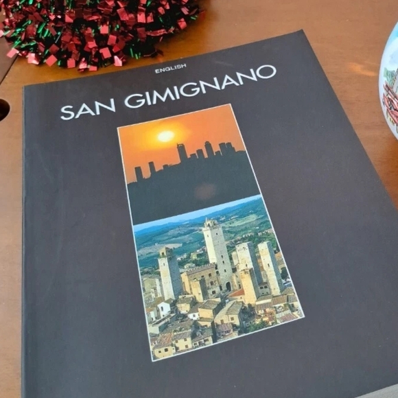 San Gimignano Photo Book - Picture 3 of 3